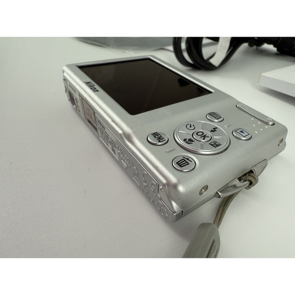 Nikon CoolPix S202 Compact Digital Camera Zoom Charger, Manuals Tested Working - Picture 3 of 11